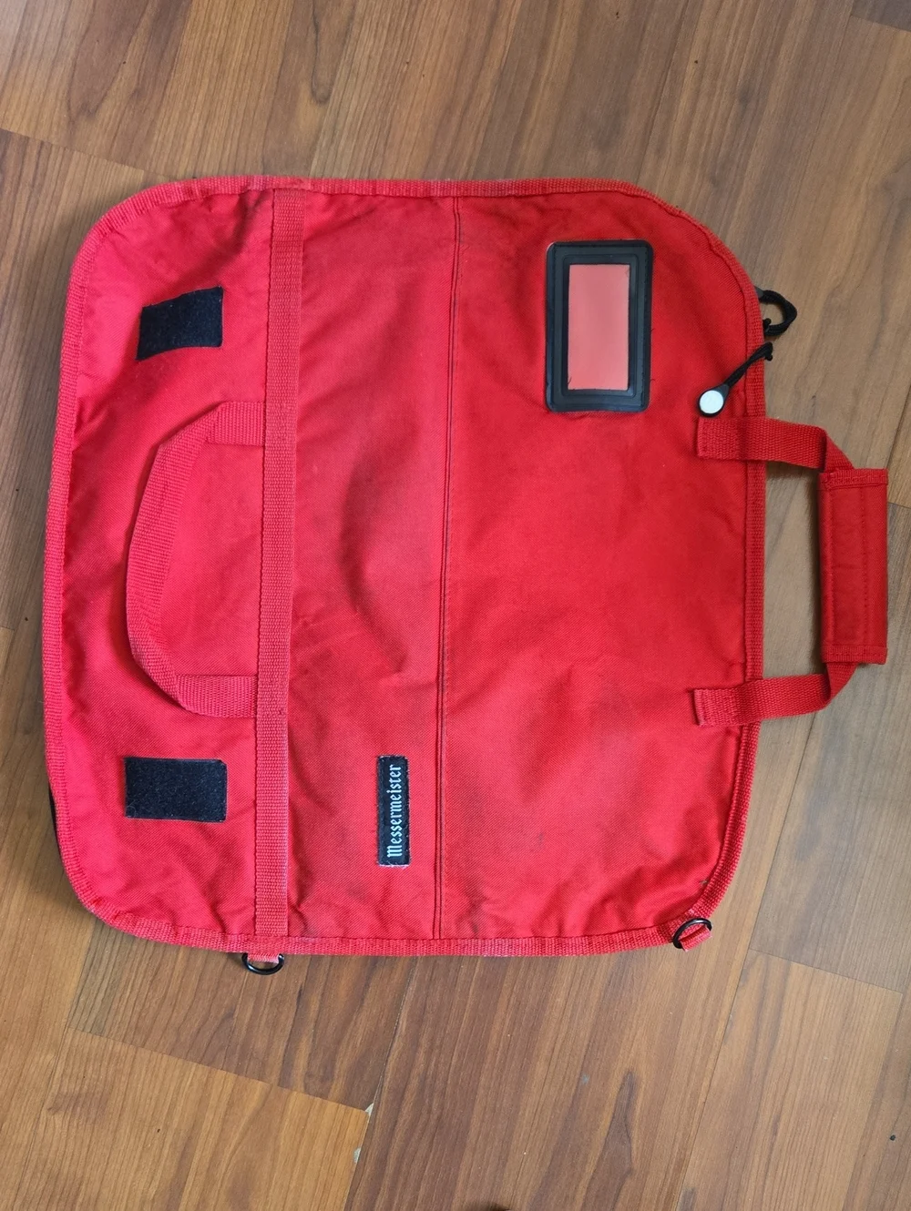 Compact Red KNIFE Bag  – Messermeister